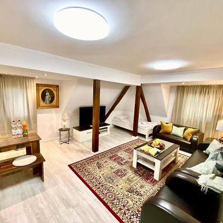 Berlin Sky Apartment เทลโทว์ ภายนอก รูปภาพ