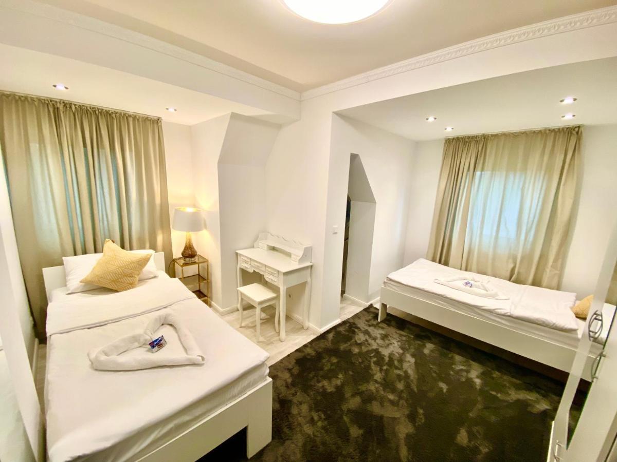 Berlin Sky Apartment เทลโทว์ ภายนอก รูปภาพ
